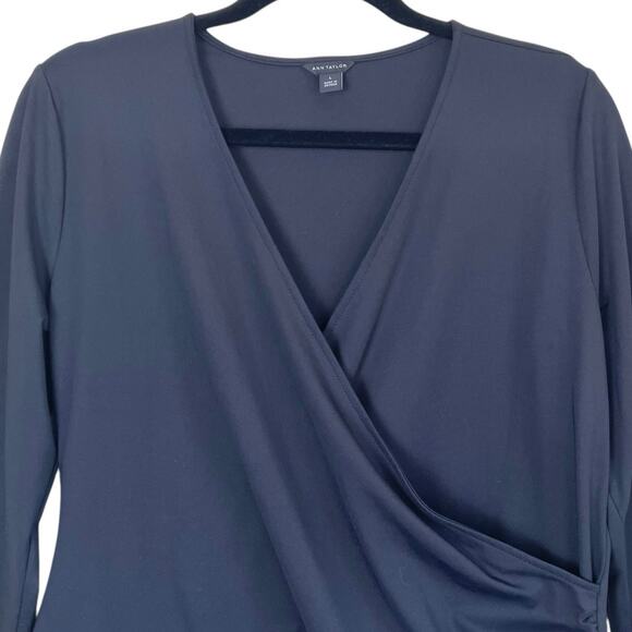 Ann Taylor Sz L Black Refined Stretch Wrap Top 3/4 Sleeve Fitted Feminine Office - Picture 3 of 16